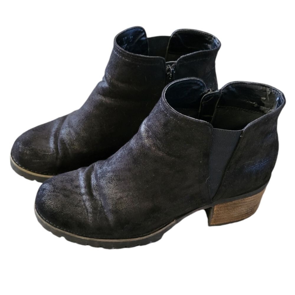 Carlos Santana Gill Ankle Black Booties Lug Sole Stacked Heel Boots Size 9